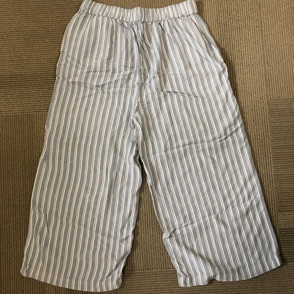 American Eagle flowy pants - Picture 3 of 3